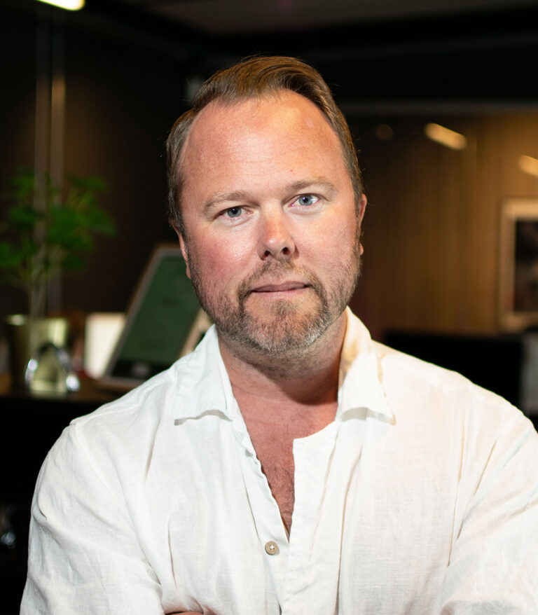 Porträttfoto på Johan Persson som jobbar på Vju